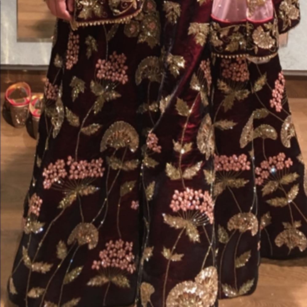 Maroon heavy embroidery 3 piece lehnga / dress - Picture 4 of 6